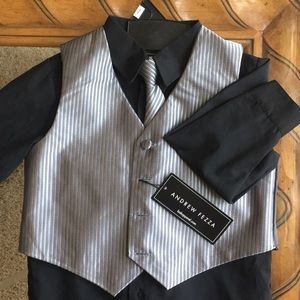 Boy’s 3T New 3-Piece Dress Set